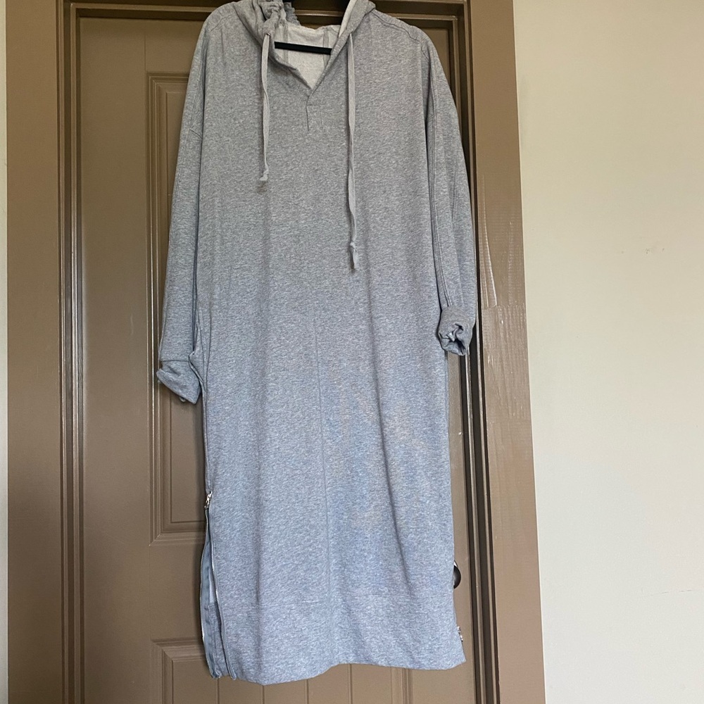 Grey sweatshirt dress with zippers
